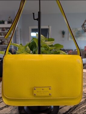 💛kate spade💛 Wellesley Yellow Flap Crossbody Polka Dot Lining Bag